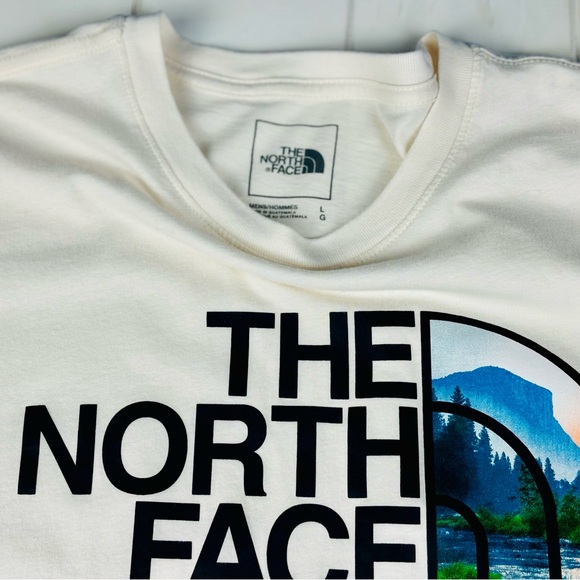 The North Face Graphic T Shirt - Picture 3 of 3